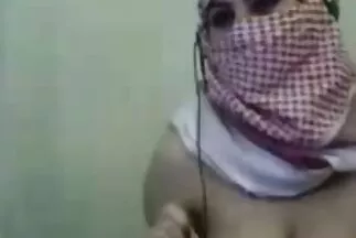 أرني يا حبيبتي ما أنت سكسي عربي قديم قادر عليه