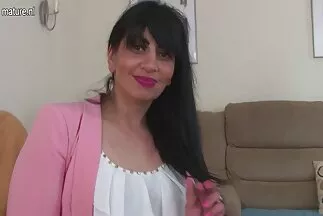 النضج الذي لا يتطلب سيليكون. افلام سكسي عربي مجاني