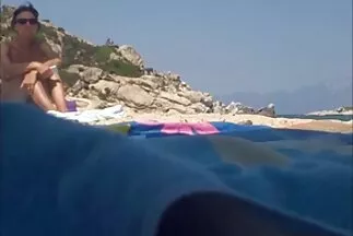 تبين أن الغريب ممثل سكسي عربي اجنبي إباحي.