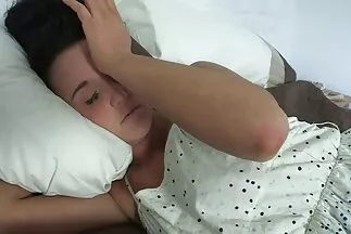 في المكتب ، امتص السكرتير منظف النوافذ سكسي عربي رومانسي الرجل الأسود وأعطى المخرج في المؤخرة