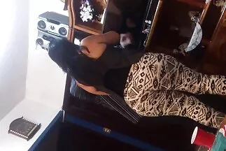 أنت الآن تحت سكسي محارم اجنبي مترجم قبعتي