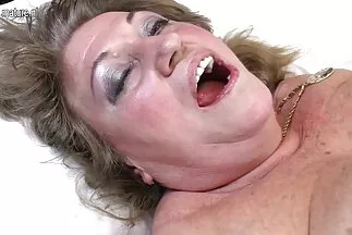 صديق افلام سكس عربي عراقي زوجة الأب يعلم التعامل الصحيح مع القضيب