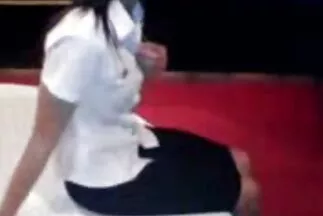 ساعي لديه يوم الثلاثي. سكسي سكسي عربي