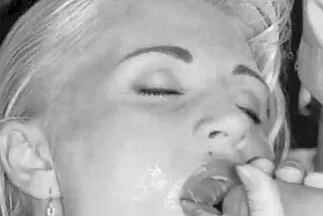 احتفلت السيدة مفلس بالعطلة افلام سكسي مترجم للعربية بممارسة الجنس مع صديقها.